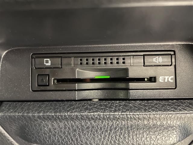 ヴォクシー ZS 純正9型ナビ フリップダウンモニター 両側パワースライドドア バックカメラ 純正アルミホイール LEDヘッドライト ドライブレコーダー 衝突軽減システム フルセグTV CD DVD スマートキー(27枚目)