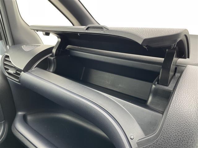 ヴォクシー ZS 純正9型ナビ フリップダウンモニター 両側パワースライドドア バックカメラ 純正アルミホイール LEDヘッドライト ドライブレコーダー 衝突軽減システム フルセグTV CD DVD スマートキー(31枚目)