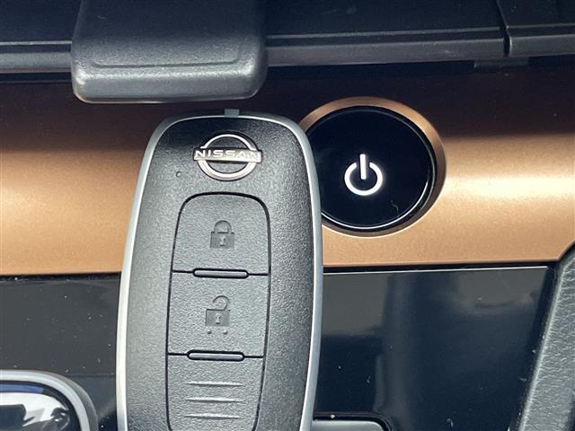 サクラ G プロパイロット 純正9型ディズプレイオーディオナビ 全方位カメラ クルーズコントロール シートヒーター バックカメラ コーナーセンサー 純正アルミホイール ステアリングヒーター 衝突軽減システム(9枚目)