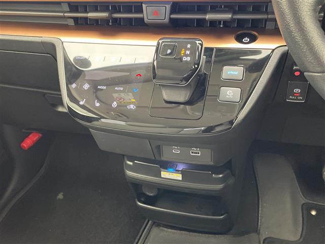 サクラ G プロパイロット 純正9型ディズプレイオーディオナビ 全方位カメラ クルーズコントロール シートヒーター バックカメラ コーナーセンサー 純正アルミホイール ステアリングヒーター 衝突軽減システム(13枚目)