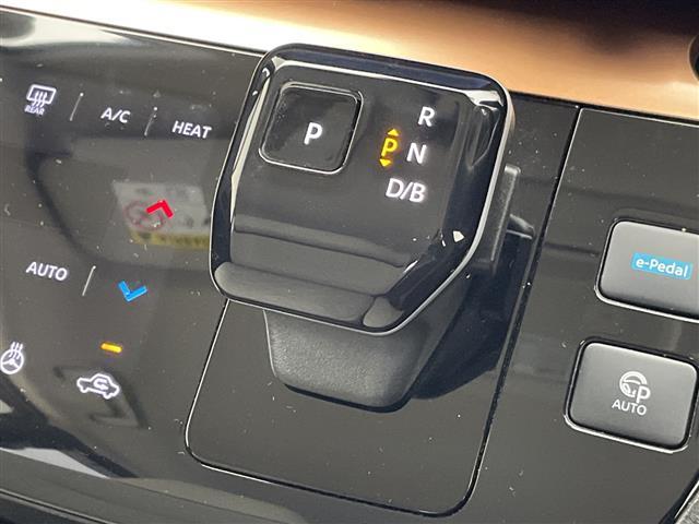 サクラ G プロパイロット 純正9型ディズプレイオーディオナビ 全方位カメラ クルーズコントロール シートヒーター バックカメラ コーナーセンサー 純正アルミホイール ステアリングヒーター 衝突軽減システム(25枚目)