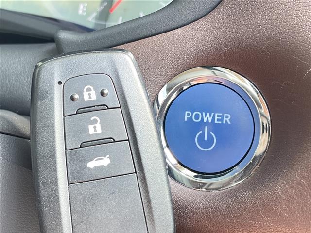 クラウンハイブリッド S Cパッケージ トヨタセーフティセンス 純正8型ナビ レーダークルーズコントロール シートヒーター バックカメラ パワーシート ヘッドアップディスプレイ コーナーセンサー 純正アルミホイール ブラインドスポットモニタ(8枚目)