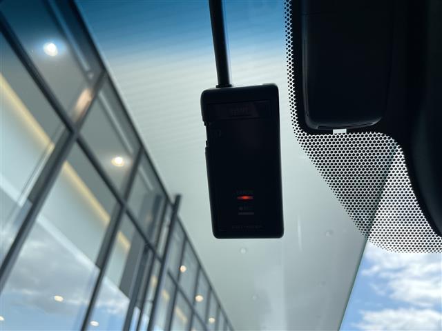 クラウンハイブリッド S Cパッケージ トヨタセーフティセンス 純正8型ナビ レーダークルーズコントロール シートヒーター バックカメラ パワーシート ヘッドアップディスプレイ コーナーセンサー 純正アルミホイール ブラインドスポットモニタ(10枚目)