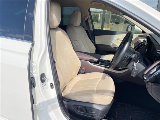 クラウンハイブリッド S Cパッケージ トヨタセーフティセンス 純正8型ナビ レーダークルーズコントロール シートヒーター バックカメラ パワーシート ヘッドアップディスプレイ コーナーセンサー 純正アルミホイール ブラインドスポットモニタ(14枚目)