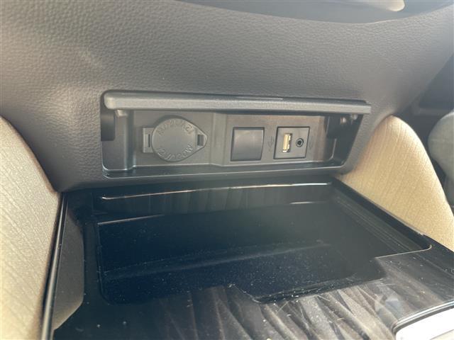 クラウンハイブリッド S Cパッケージ トヨタセーフティセンス 純正8型ナビ レーダークルーズコントロール シートヒーター バックカメラ パワーシート ヘッドアップディスプレイ コーナーセンサー 純正アルミホイール ブラインドスポットモニタ(25枚目)