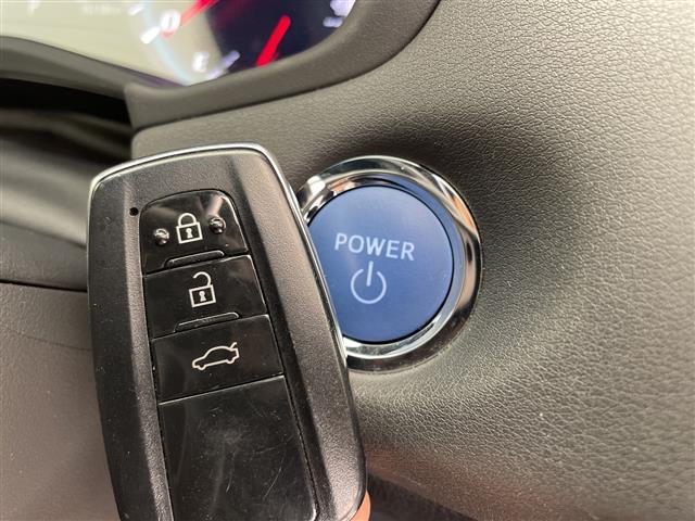 クラウンハイブリッド ＲＳアドバンス　純正８型ナビ　三眼ＬＥＤヘッドライト　サンルーフ　レーダークルーズコントロール　シートヒーター　エアシート　バックカメラ　パワーシート　ヘッドアップディスプレイ　コーナーセンサー　ステアリングヒーター（11枚目）