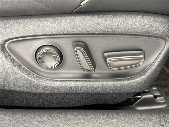 クラウンハイブリッド ＲＳアドバンス　純正８型ナビ　三眼ＬＥＤヘッドライト　サンルーフ　レーダークルーズコントロール　シートヒーター　エアシート　バックカメラ　パワーシート　ヘッドアップディスプレイ　コーナーセンサー　ステアリングヒーター（28枚目）