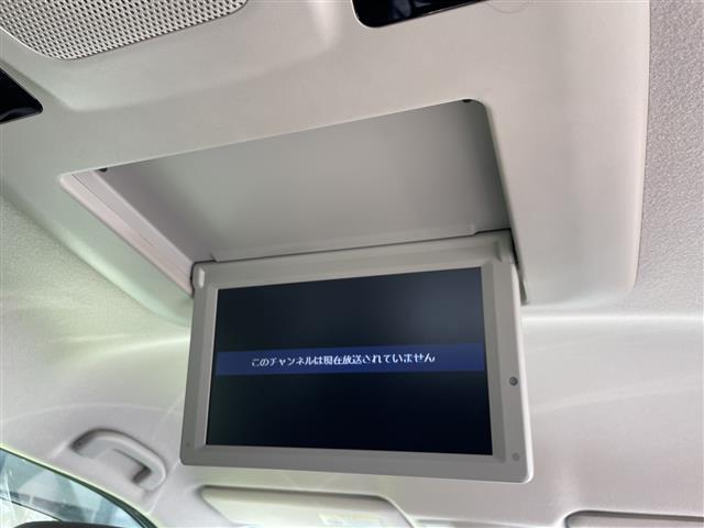 エルグランド 250ハイウェイスターS 純正ナビ フリップダウンモニター 全方位カメラ 両側パワースライドドア クルーズコントロール バックカメラ 電動リアゲート コーナーセンサー 純正アルミホイール LEDヘッドライト リアオートエアコン(5枚目)