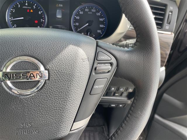 エルグランド 250ハイウェイスターS 純正ナビ フリップダウンモニター 全方位カメラ 両側パワースライドドア クルーズコントロール バックカメラ 電動リアゲート コーナーセンサー 純正アルミホイール LEDヘッドライト リアオートエアコン(8枚目)