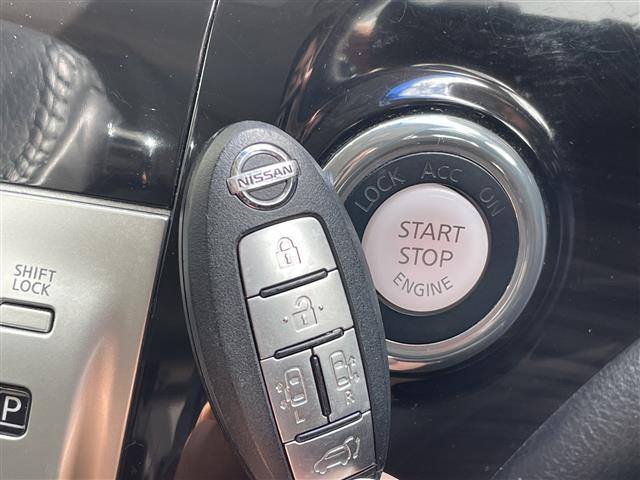 エルグランド 250ハイウェイスターS 純正ナビ フリップダウンモニター 全方位カメラ 両側パワースライドドア クルーズコントロール バックカメラ 電動リアゲート コーナーセンサー 純正アルミホイール LEDヘッドライト リアオートエアコン(9枚目)