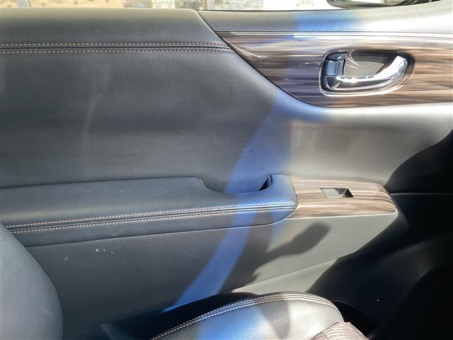 エルグランド 250ハイウェイスターS 純正ナビ フリップダウンモニター 全方位カメラ 両側パワースライドドア クルーズコントロール バックカメラ 電動リアゲート コーナーセンサー 純正アルミホイール LEDヘッドライト リアオートエアコン(29枚目)