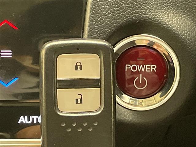 シャトル ハイブリッドXスタイルエディション 純正9型ナビ SDカードなし バックカメラ コーナーセンサー 純正アルミホイール ETC LEDヘッドライト パドルシフト フルセグ CD DVD Bluetooth ステアリングスイッチ(7枚目)