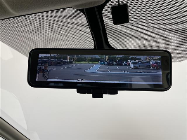 セレナ ハイウェイスターＶ　プロパイロット　純正１０型ナビ　フリップダウンモニター　全方位カメラ　両側パワースライドドア　クルーズコントロール　バックカメラ　ハンズフリースライドドア　コーナーセンサー　インテリジェントミラー（11枚目）