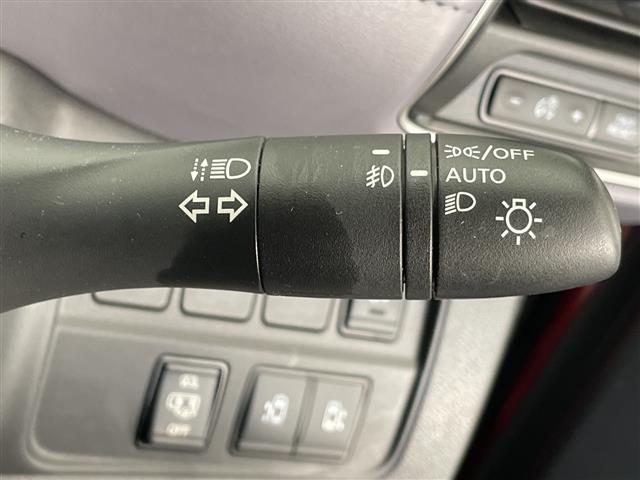 セレナ ハイウェイスターＶ　プロパイロット　純正１０型ナビ　フリップダウンモニター　全方位カメラ　両側パワースライドドア　クルーズコントロール　バックカメラ　ハンズフリースライドドア　コーナーセンサー　インテリジェントミラー（23枚目）