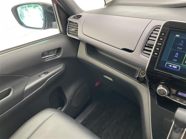 セレナ ハイウェイスターＶ　プロパイロット　純正１０型ナビ　フリップダウンモニター　全方位カメラ　両側パワースライドドア　クルーズコントロール　バックカメラ　ハンズフリースライドドア　コーナーセンサー　インテリジェントミラー（30枚目）