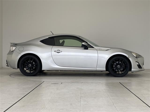 86 GTリミテッド 純正ナビ シートヒーター バックカメラ コーナーセンサー アルミホイール LEDヘッドライト パドルシフト ETC Bluetooth スマートキー プッシュスタート(19枚目)