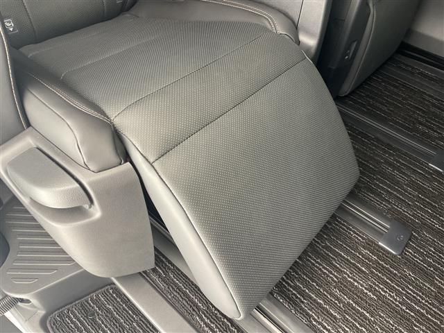 アルファード Z モデリスタエアロ 純正14型ディズプレイオーディオナビ フリップダウンモニター 三眼LEDヘッドライト 全方位カメラ 両側パワースライドドア 本革レザー レーダークルーズコントロール シートヒーター(31枚目)