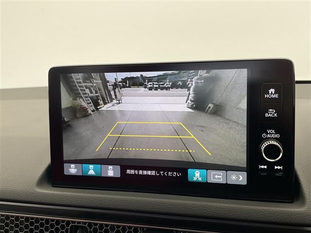 シビック タイプＲ　登録済未使用車　ホンダセンシング　純正８型ディズプレイオーディオナビ　バックカメラ　レーダークルーズコントロール　フルセグ　Ｂｌｕｅｔｏｏｔｈ　コーナーセンサー　純正アルミホイール　ＥＴＣ２．０（4枚目）