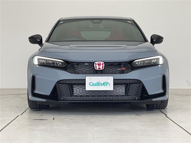 シビック タイプＲ　登録済未使用車　ホンダセンシング　純正８型ディズプレイオーディオナビ　バックカメラ　レーダークルーズコントロール　フルセグ　Ｂｌｕｅｔｏｏｔｈ　コーナーセンサー　純正アルミホイール　ＥＴＣ２．０（18枚目）