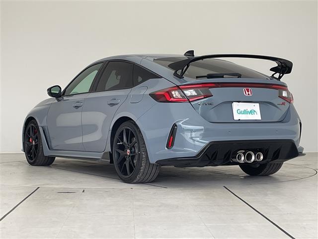 シビック タイプＲ　登録済未使用車　ホンダセンシング　純正８型ディズプレイオーディオナビ　バックカメラ　レーダークルーズコントロール　フルセグ　Ｂｌｕｅｔｏｏｔｈ　コーナーセンサー　純正アルミホイール　ＥＴＣ２．０（20枚目）