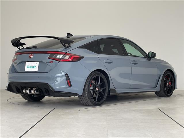 シビック タイプＲ　登録済未使用車　ホンダセンシング　純正８型ディズプレイオーディオナビ　バックカメラ　レーダークルーズコントロール　フルセグ　Ｂｌｕｅｔｏｏｔｈ　コーナーセンサー　純正アルミホイール　ＥＴＣ２．０（33枚目）