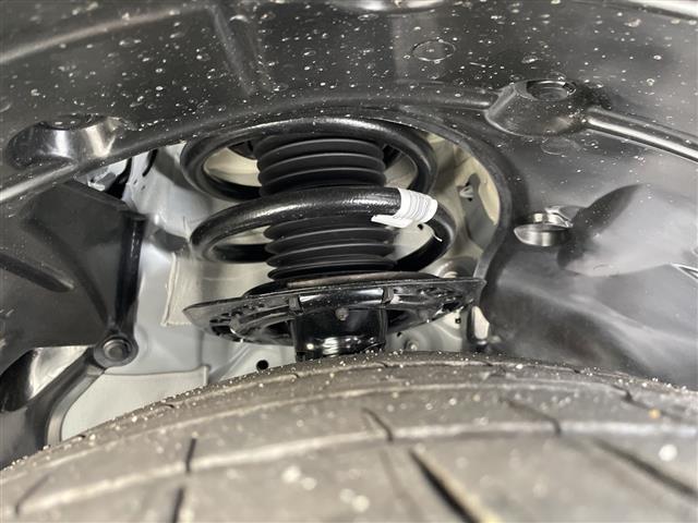 シビック タイプＲ　登録済未使用車　ホンダセンシング　純正８型ディズプレイオーディオナビ　バックカメラ　レーダークルーズコントロール　フルセグ　Ｂｌｕｅｔｏｏｔｈ　コーナーセンサー　純正アルミホイール　ＥＴＣ２．０（40枚目）