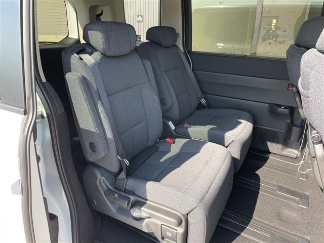 ステップワゴン e:HEVエアー EX 登録済未使用車 純正11.4型ナビ フリップダウンモニター15.6型 両側パワースライドドア レーダークルーズコントロール シートヒーター バックカメラ 電動リアゲート コーナーセンサー スマートキー(15枚目)