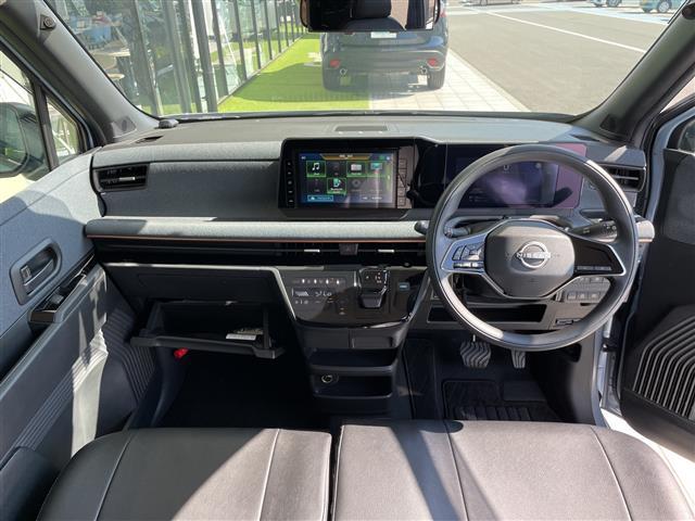 サクラ Ｘ　純正９型ナビ　全方位カメラ　バックカメラ　コーナーセンサー　純正アルミホイール　ＬＥＤヘッドライト　ドライブレコーダー　ＥＴＣ　衝突軽減システム　フルセグ　ＣＤ　ＤＶＤ　Ｂｌｕｅｔｏｏｔｈ（2枚目）