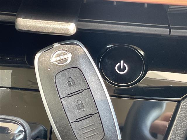 サクラ Ｘ　純正９型ナビ　全方位カメラ　バックカメラ　コーナーセンサー　純正アルミホイール　ＬＥＤヘッドライト　ドライブレコーダー　ＥＴＣ　衝突軽減システム　フルセグ　ＣＤ　ＤＶＤ　Ｂｌｕｅｔｏｏｔｈ（10枚目）