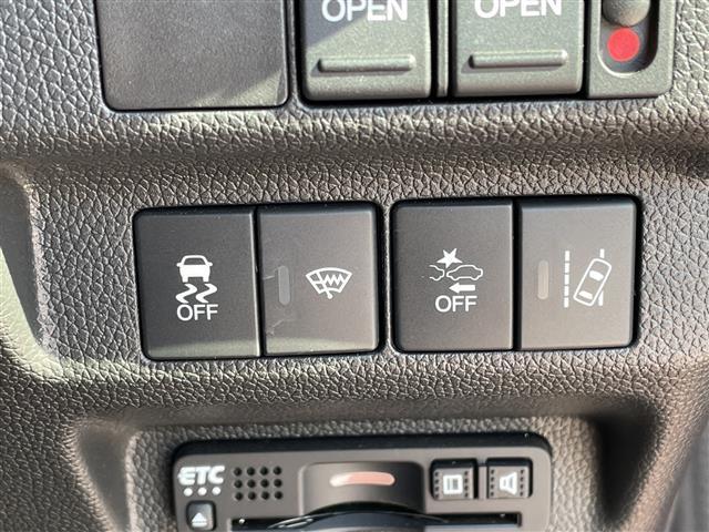 フリード+ハイブリッド ハイブリッド・クロスターホンダセンシング 純正9型ナビ フリップダウンモニター 両側パワースライドドア レーダークルーズコントロール シートヒーター バックカメラ コーナーセンサー LEDヘッドライト オートライト ドライブレコーダー(9枚目)