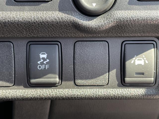 ノート ｅ－パワーニスモ　純正ナビ　全方位カメラ　バックカメラ　レーダークルーズコントロール　コーナーセンサー　インテリジェントミラー　ドライブレコーダー　ＥＴＣ２．０　衝突軽減システム　フルセグ　スマートキー（4枚目）