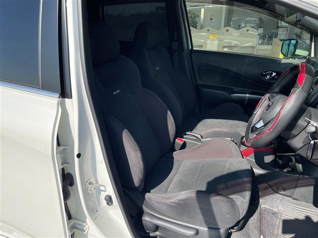 ノート ｅ－パワーニスモ　純正ナビ　全方位カメラ　バックカメラ　レーダークルーズコントロール　コーナーセンサー　インテリジェントミラー　ドライブレコーダー　ＥＴＣ２．０　衝突軽減システム　フルセグ　スマートキー（14枚目）