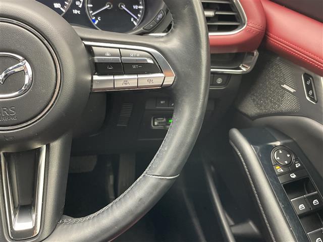 ＭＡＺＤＡ３ファストバック ＸＤバーガンディ　セレクション　プレミアムサウンドＢＯＳＥ　純正１０．２５型ナビ　全方位カメラ　レーダークルーズコントロール　シートヒーター　バックカメラ　パワーシート　コーナーセンサー　純正アルミホイール　ブラインドスポットモニタ（10枚目）