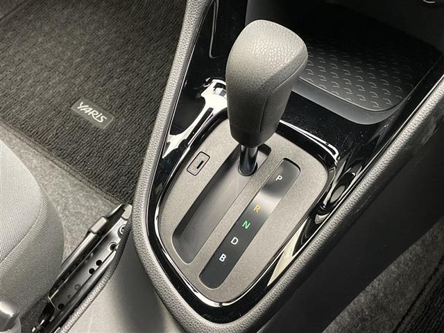 ヤリス Ｇ　トヨタセーフティセンス　純正８型ディスプレイオーディオナビ　ＣＤ　ＤＶＤ　Ｂｌｕｅｔｏｏｔｈ　バックカメラ　コーナーセンサー　ＬＥＤヘッドライト　レーンキープアシスト　オートマチックハイビーム（31枚目）