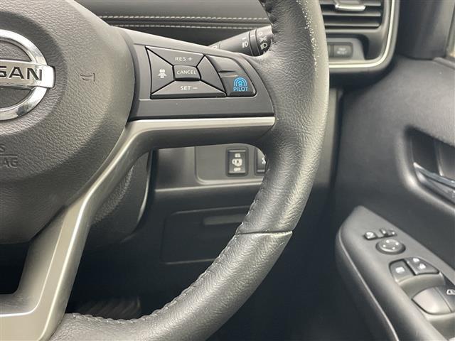 セレナ ハイウェイスター プロパイロットエディション プロパイロット 純正9型ナビ 両側パワースライドドア クルーズコントロール CD DVD Bluetooth フルセグ バックカメラ コーナーセンサー 純正アルミホイール ETC LEDヘッドライト(10枚目)