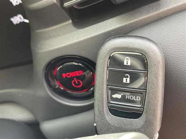 ヴェゼル e:HEV Z 登録済未使用車 ホンダセンシング 純正9型ディスプレイオーディオナビ レーダークルーズコントロール シートヒーター バックカメラ 電動リアゲート コーナーセンサー 純正アルミホイール ETC2.0(10枚目)