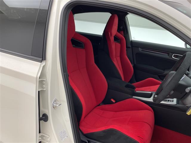 シビック タイプR 登録済未使用車 純正9型ディスプレイオーディオナ レーダークルーズコントロール バックカメラ コーナーセンサー 純正アルミホイール ETC2.0 ブラインドスポットモニター LEDヘッドライト(14枚目)