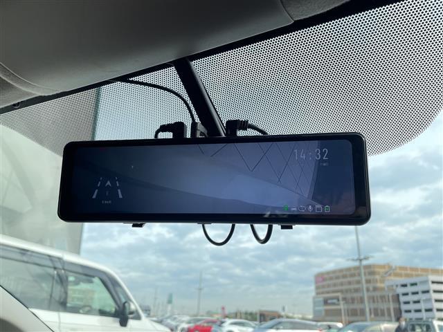 プリウス S 純正ナビ クルーズコントロール フルセグ CD DVD Bluetooth バックカメラ アルミホイール LEDヘッドライト インテリジェントミラー ドライブレコーダー ETC スマートキー(5枚目)