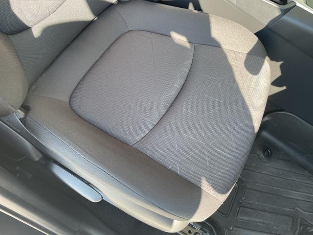 ＲＡＶ４ Ｘ　純正８型ディズプレイオーディオナビ　レーダークルーズコントロール　サンルーフ　バックカメラ　コーナーセンサー　純正アルミホイール　ルーフレール　ＥＴＣ２．０　ブラインドスポットモニター　衝突軽減（29枚目）