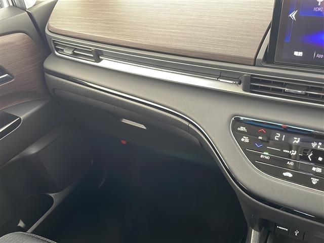 オデッセイハイブリッド e:HEVアブソルート・EX 純正10型ナビ フリップダウンモニター 全方位カメラ 両側パワースライドドア シートヒーター バックカメラ 電動リアゲート パワーシート コーナーセンサー 純正アルミホイール ETC2.0(25枚目)