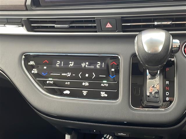 オデッセイハイブリッド e:HEVアブソルート・EX 純正10型ナビ フリップダウンモニター 全方位カメラ 両側パワースライドドア シートヒーター バックカメラ 電動リアゲート パワーシート コーナーセンサー 純正アルミホイール ETC2.0(26枚目)