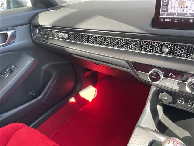 シビック タイプR 登録済未使用車 ホンダセンシング 純正10.2型ディスプレイオーディオナビ レーダークルーズコントロール バックカメラ ブレンボキャリパー ホンダサンケイマフラー ホンダLOGR BSM LED(28枚目)