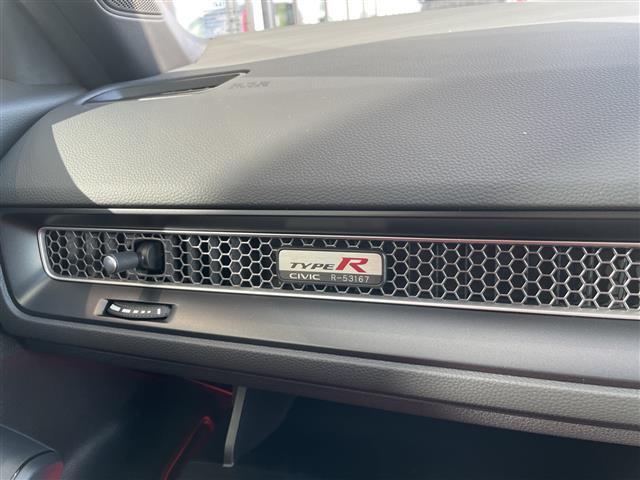 シビック タイプR 登録済未使用車 ホンダセンシング 純正10.2型ディスプレイオーディオナビ レーダークルーズコントロール バックカメラ ブレンボキャリパー ホンダサンケイマフラー ホンダLOGR BSM LED(30枚目)