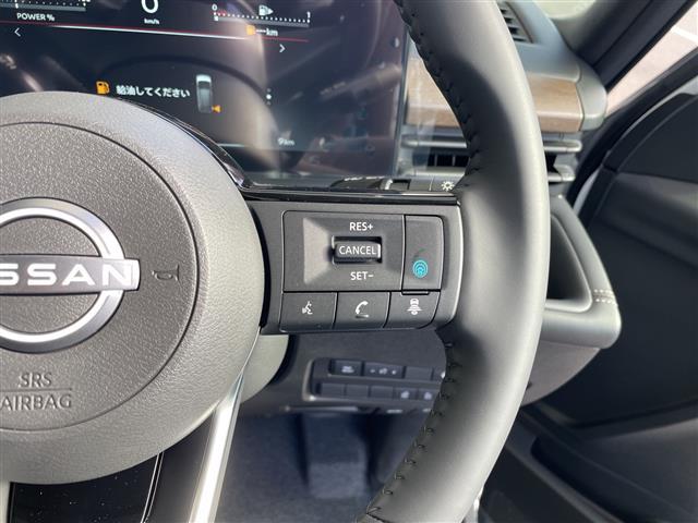 セレナ e-パワー ハイウェイスターV 登録済未使用車 プロパイロット緊急停止支援システム SOSコール 純正12.3型ディスプレイオーディオナビ 全方位カメラ 両側パワースライドドア レーダークルーズコントロール ハンズフリースライドドア(10枚目)