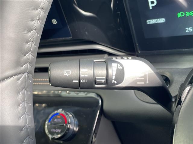 セレナ e-パワー ハイウェイスターV 登録済未使用車 プロパイロット緊急停止支援システム SOSコール 純正12.3型ディスプレイオーディオナビ 全方位カメラ 両側パワースライドドア レーダークルーズコントロール ハンズフリースライドドア(21枚目)