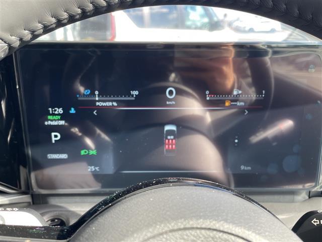 セレナ e-パワー ハイウェイスターV 登録済未使用車 プロパイロット緊急停止支援システム SOSコール 純正12.3型ディスプレイオーディオナビ 全方位カメラ 両側パワースライドドア レーダークルーズコントロール ハンズフリースライドドア(24枚目)