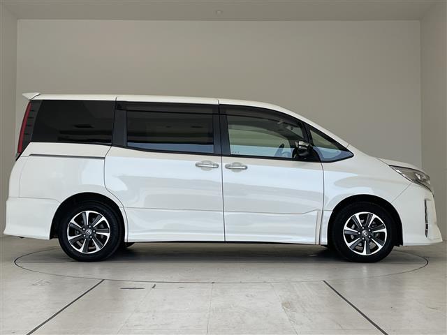 ノア Ｓｉ　ダブルバイビーＩＩＩ　トヨタセーフティセンス　純正９型ナビ　１２型フリップダウンモニター　両側パワースライドドア　バックカメラ　コーナーセンサー　純正アルミホイール　ＥＴＣ　ＬＥＤヘッドライトリアオートエアコン（19枚目）