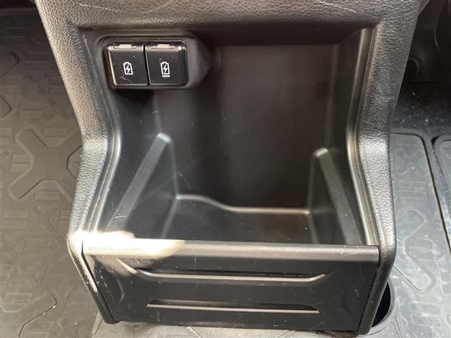 クロスビー ハイブリッドＭＺ　スズキセーフティサポート　純正８型ナビ　全方位カメラ　レーダークルーズコントロール　シートヒーター　コーナーセンサー　純正アルミホイール　ＥＴＣ　ＬＥＤヘッドライト　パドルシフト　衝突軽減システム（26枚目）