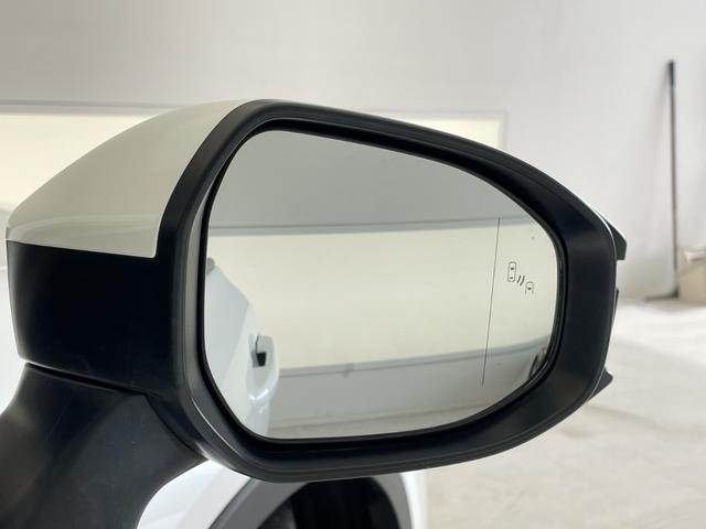 クラウンクロスオーバー Gアドバンスド・レザーパッケージ トヨタセーフティセンス 純正12.3型ディスプレイオーディオナビ 全方位カメラ 4眼LEDヘッドライト シートヒーター エアシート バックカメラ 電動リアゲート パワーシート ヘッドアップディスプレイ(3枚目)