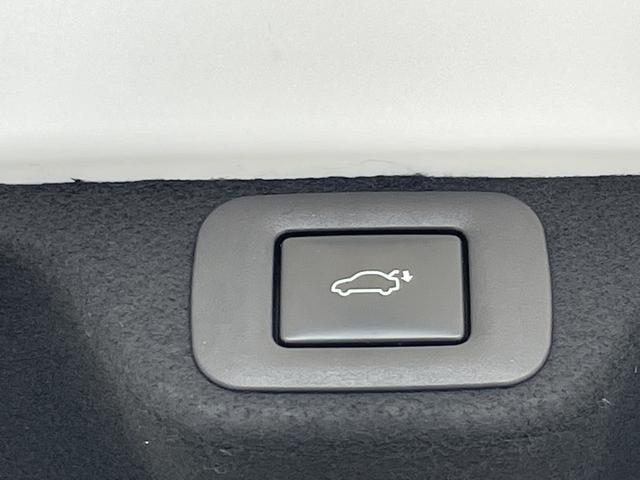 クラウンクロスオーバー Gアドバンスド・レザーパッケージ トヨタセーフティセンス 純正12.3型ディスプレイオーディオナビ 全方位カメラ 4眼LEDヘッドライト シートヒーター エアシート バックカメラ 電動リアゲート パワーシート ヘッドアップディスプレイ(25枚目)